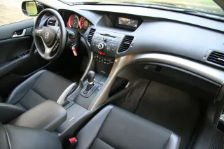 Тест-драйв Honda Accord: преміум у маси