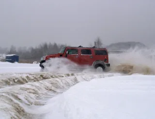 Hummer H2: If you didn't hide, it's not my fault, or 24 Hours with a Hummer