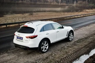 Тест-драйв Infiniti FX50: ціна за преміум