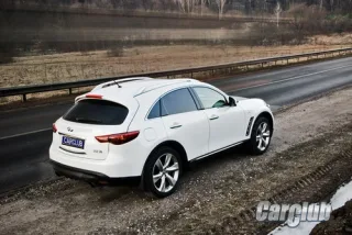 Тест-драйв Infiniti FX50: ціна за преміум