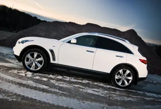 Тест-драйв Infiniti FX50: ціна за преміум