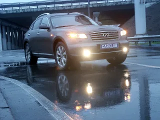 Infiniti FX: Спорткар з великими колесами