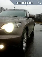 Infiniti FX: Спорткар з великими колесами
