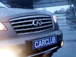 Infiniti FX: Спорткар з великими колесами