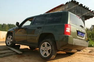 Тест-драйв Jeep Liberty: вірність традиціям