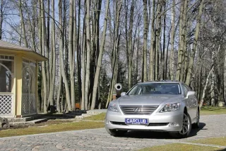 Lexus LS460: Роскошь по-японски