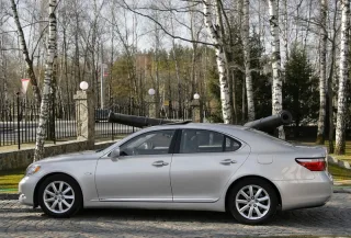 Lexus LS460: Роскошь по-японски