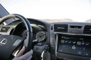 Lexus LS460: Роскошь по-японски