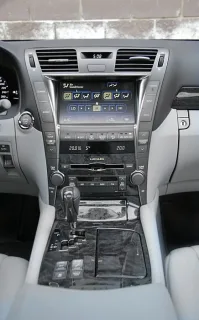 Lexus LS460: Роскошь по-японски