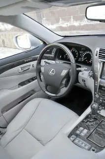 Lexus LS460: Роскошь по-японски