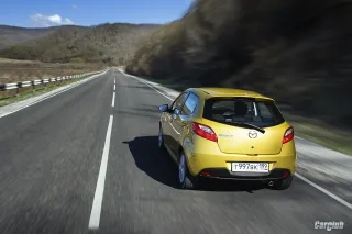 Mazda2: Игрушечный zoom-zoom