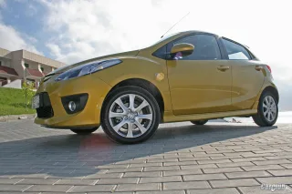 Mazda2: Игрушечный zoom-zoom