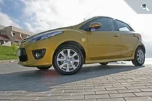 Mazda2: Игрушечный zoom-zoom