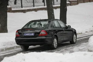 Mercedes E200 Kompressor: Бізнес-клас