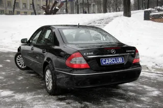 Mercedes E200 Kompressor: Бізнес-клас