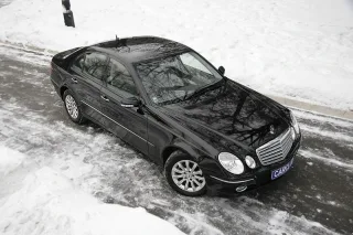 Mercedes E200 Kompressor: Бізнес-клас