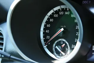 Mercedes-Benz SLK 350: Наддержава