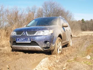 Mitsubishi Outlander XL: Паркетный проходимец