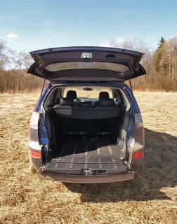 Mitsubishi Outlander XL: Паркетный проходимец