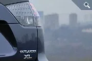 Mitsubishi Outlander XL: Паркетный проходимец