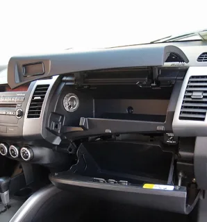 Mitsubishi Outlander XL: Паркетный проходимец