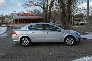 Opel Astra sedan: Міський спортсмен
