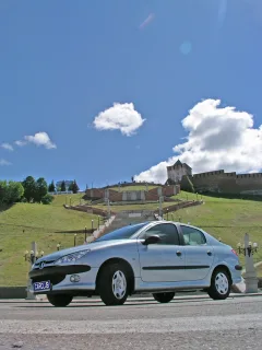 Peugeot 206 Sedan: Левеня з амбіціями седана