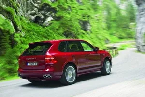 Porsche Cayenne GTS: A Thunderous Triple S Blend