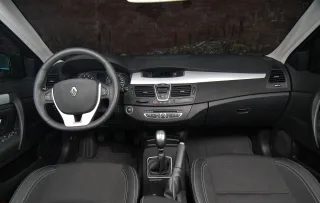 Test drive Renault Laguna: the right course