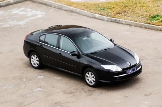 Test drive Renault Laguna: the right course