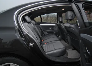 Test drive Renault Laguna: the right course