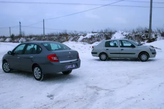 Renault Symbol: Перемога над стійкою