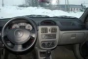 Renault Symbol: Перемога над стійкою