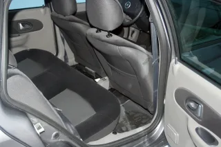 Renault Symbol: Перемога над стійкою