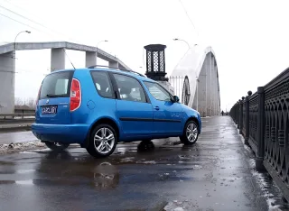 Skoda Roomster: Дві кімнати на колесах
