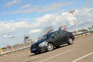 Тест-драйв Toyota Avensis: верный ход