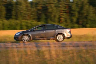 Тест-драйв Toyota Avensis: верный ход