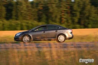 Тест-драйв Toyota Avensis: верный ход