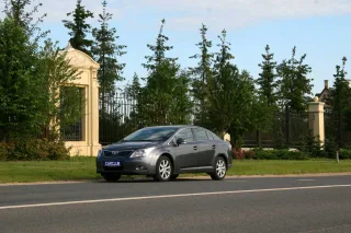Тест-драйв Toyota Avensis: верный ход