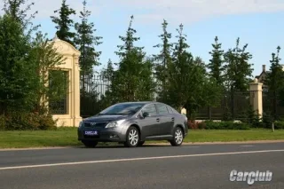 Тест-драйв Toyota Avensis: верный ход