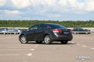 Тест-драйв Toyota Avensis: верный ход