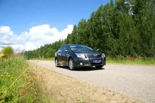 Тест-драйв Toyota Avensis: верный ход