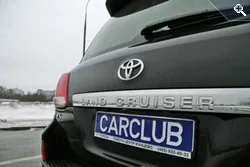 Toyota Land Cruiser 200: Не ідеальний