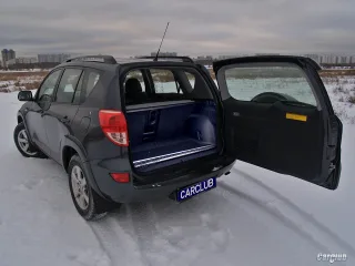 Toyota RAV4 2,4: Чоловіча гідність