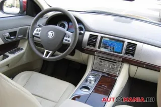 Jaguar XF. Аристократ з манерами Aston Martin.