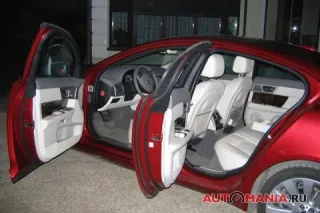 Jaguar XF. Аристократ з манерами Aston Martin.