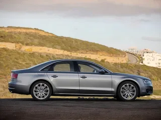 Роздвоєння особистості. Шукаємо нове в Audi A8 третього покоління