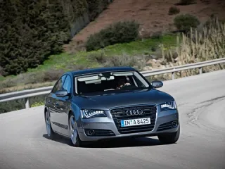 Роздвоєння особистості. Шукаємо нове в Audi A8 третього покоління