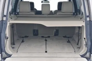 Полчетвёртого. Выясняем, чем старый Land Rover Discovery хуже новых двух