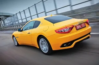 Три зуби. Встромляємо в зиму Maserati GranTurismo і Quattroporte S
